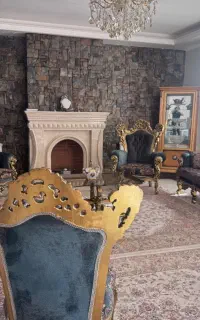 مبلمان کلاسیک و میز ناهارخوری