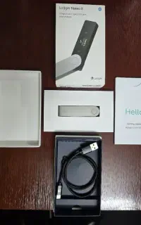 کیف پول سخت افزاری لجر Ledger Nano X