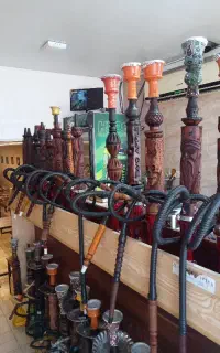 قلیان زن کافه