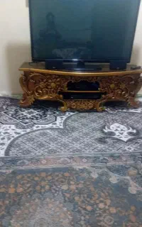 میز تلویزیون سلطنتی درحد نو ۵تومان ایسین