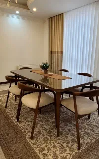 میز غذا خوری.    مدل بلوط.  ساده و شیک. اقساطی