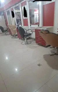 تمامی لوازم آرایشگاه باهم به فروش میرسد تکی نمیدم