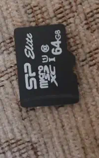 مموری ۶۴ گ