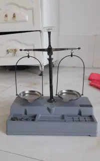 ترازو کوچک قدیمی