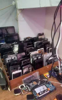 لوازم تعمیرات موبایل میز ویترین و...