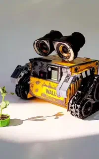 مجسمه WALL-E دست‌ساز