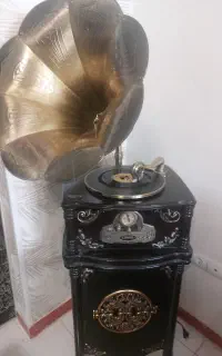 گرامافون پرادو