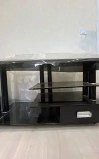 میز تلویزیون تمام شیشه