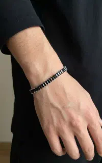 دستبند جواهری مشکی ترند پسرانه