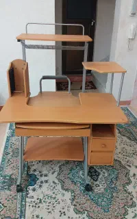 میز کامپیوتر و تحریر