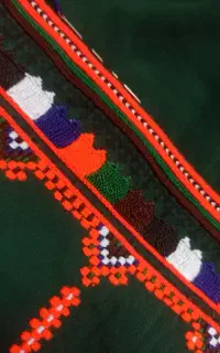 شیرازه میدوزم