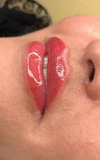 تخفیف آرایش دائم ،میکاپ،موخوره گیری و اکستنشن مژه