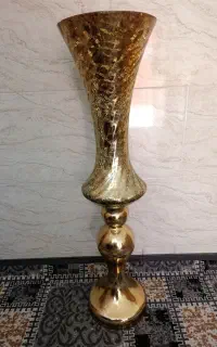 گلدان طلایی