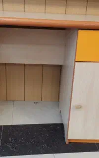 میز تحریر و لب تاب کاملا سالم