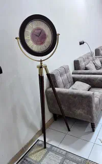 ساعت پایه دار