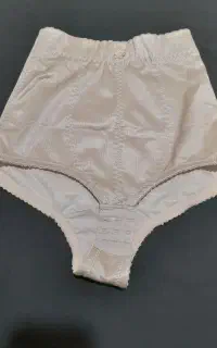 گن ولباس زیرگنی