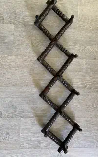 چوب لباسی دیواری