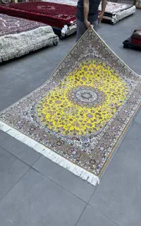 فرش دستباف نایین۴ متری لیمویی زیبا ۶متری هم موجوده