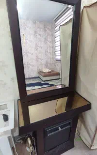 آیینه و کنسول