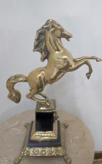 اسب برنجی