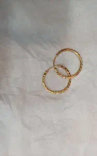 گوشواره معامله در طلا فروشی