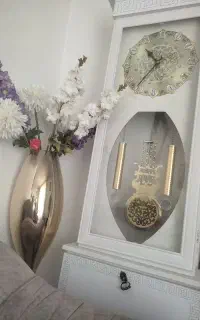 ساعت ایستاده سفید