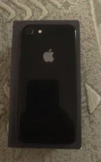 iphone 8. 64g/ آیفون ۸. ۶۴ گیگ