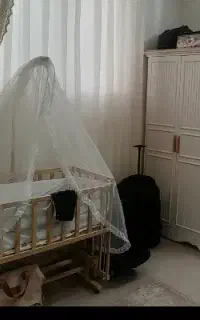 تخت کنار مادر چوبی
