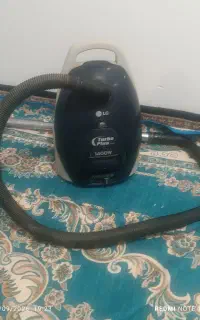 یک جارو. برقی سالم