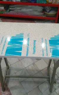 میز چرخ فروشی.