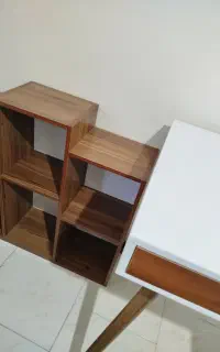 میز و کتابخونه