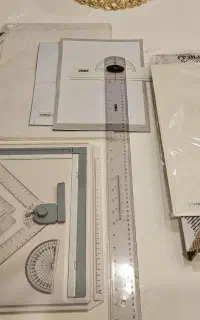 تخته رسم در حد نو و وسایل مربوطه