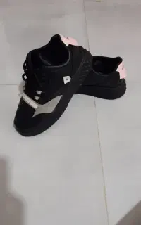 کتونی هدیه داده میشه