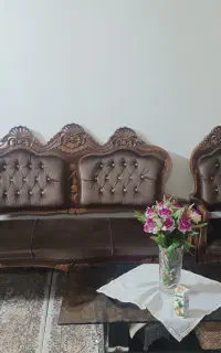 مبلمان سلطنتی محکم