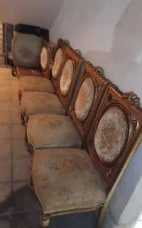صندلی چوبی بدنه کاملا سالم