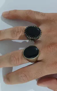 دو عدد انگشتر عقیق مشکی تو سرخ