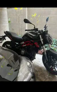 بنلی ۳۰۰ جفت سیلندر بدون نقطه
