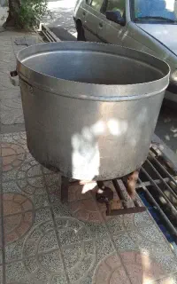 دیگ ۱۲ من هیئتی با در و اجاق