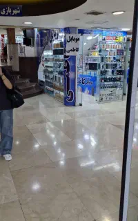 فروش انواع موبایل در فروشگاه کاظمی
