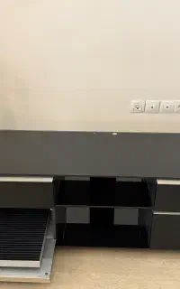 میز تلویزیون سالم و تمیز