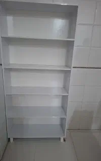قفسه‌ی ایستاده‌ی پایه دار