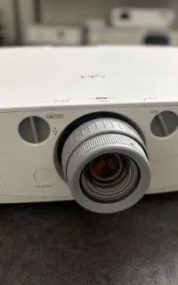 ویدئوپروژکتور سالنی سینمایی NEC