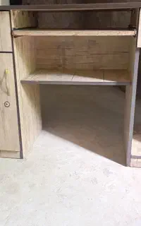 میز تحریر و کامپیوتر