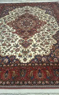 ۹متری بختیار،خریدارفرش دستباف ایرانی همه نوع تهران