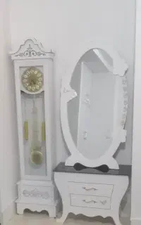 ساعت ایستاده آینه و کنسول