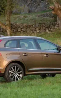 ولوو xc60 آر دیزاین پلاس (موتور بزرگ)