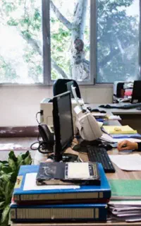 استخدام خانم جهت کار دفتری و اشنا با کامپیوتر