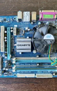 باندل ddr3 با رم ۴ گیگ و پردازنده ۲هسته ۷۴۰۰