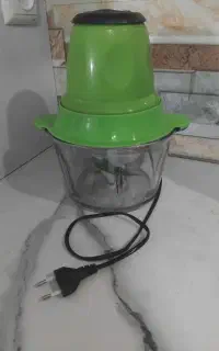 دو عدد خرد کن برقی و دستی