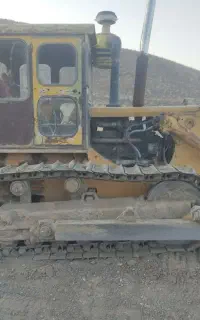 بلدوزر دی شش آماده به کار